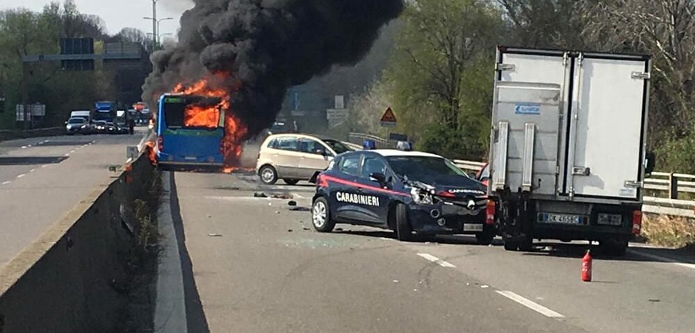 incendio autobus san donato