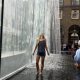 turista bagno fontana Milano