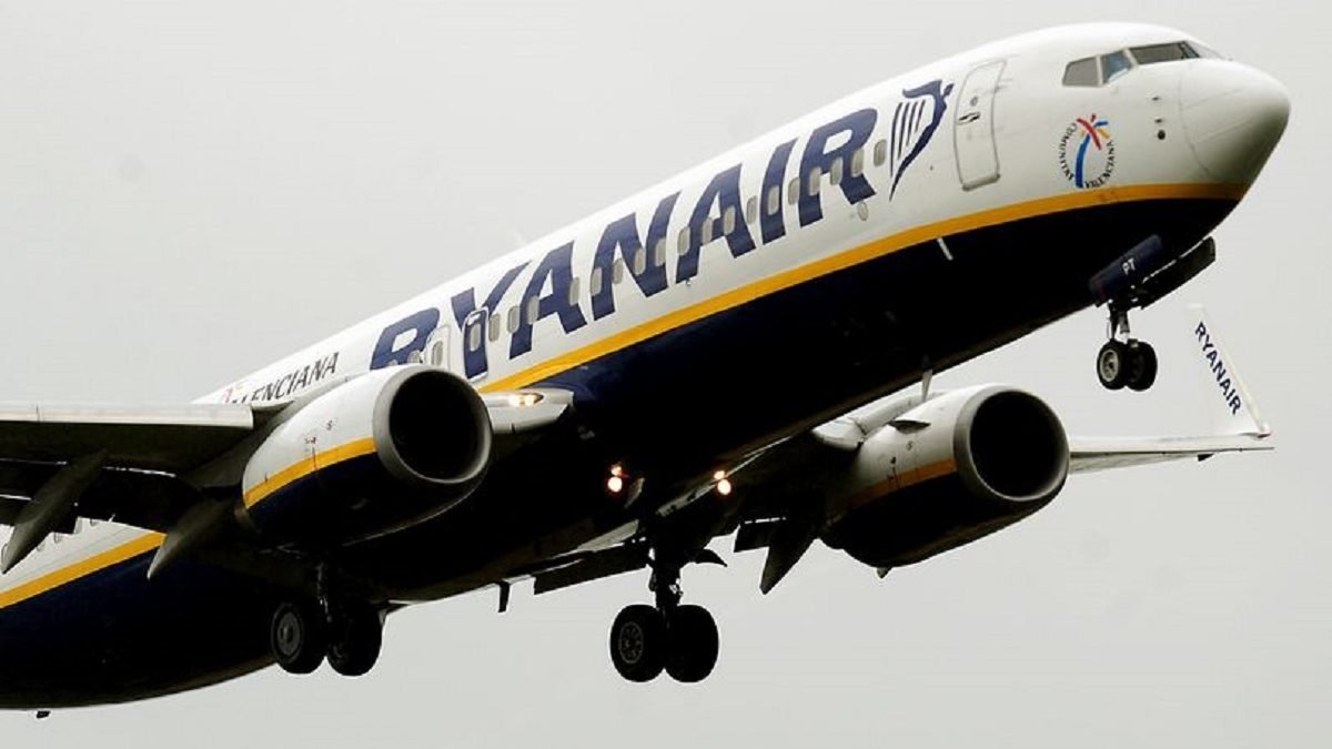 cropped-Ryanair.jpg