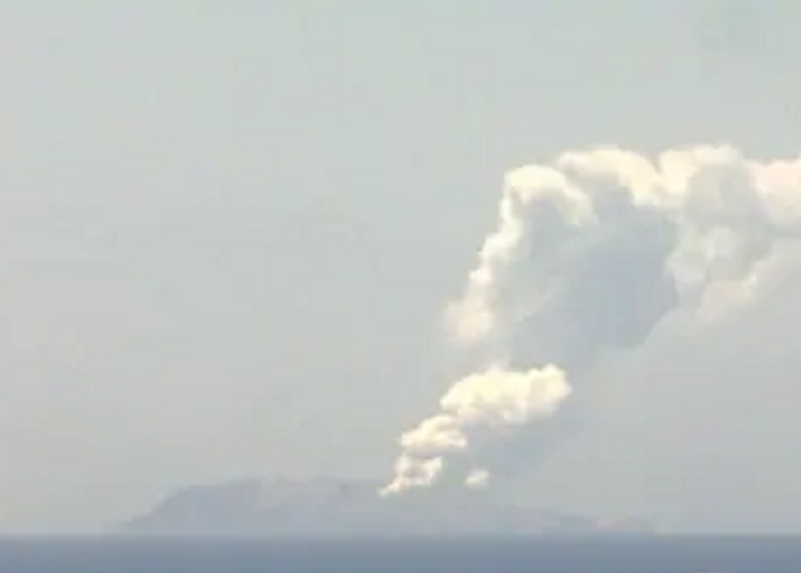 vulcano nuova zelanda eruzione video
