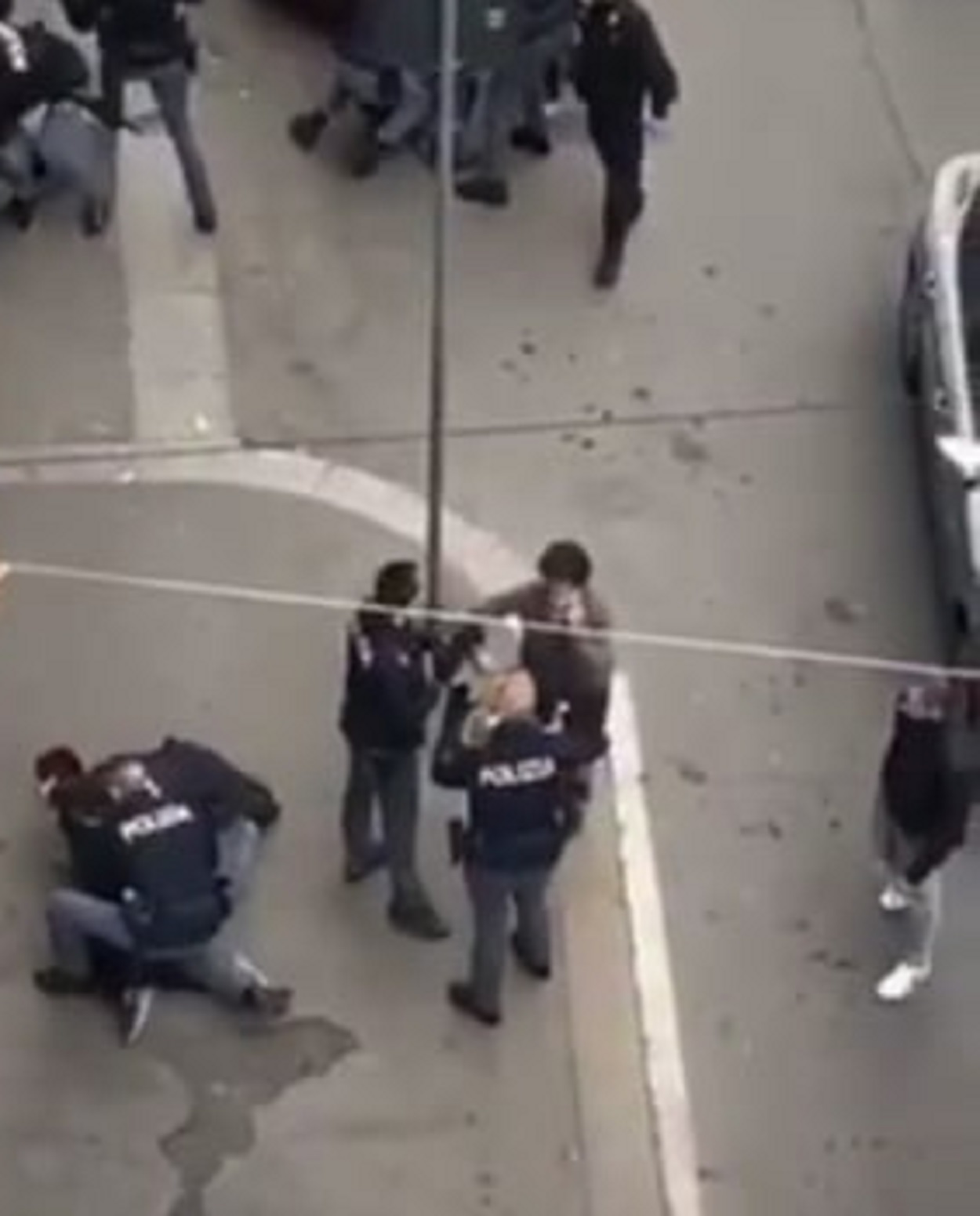 Torino scontro anarchici video