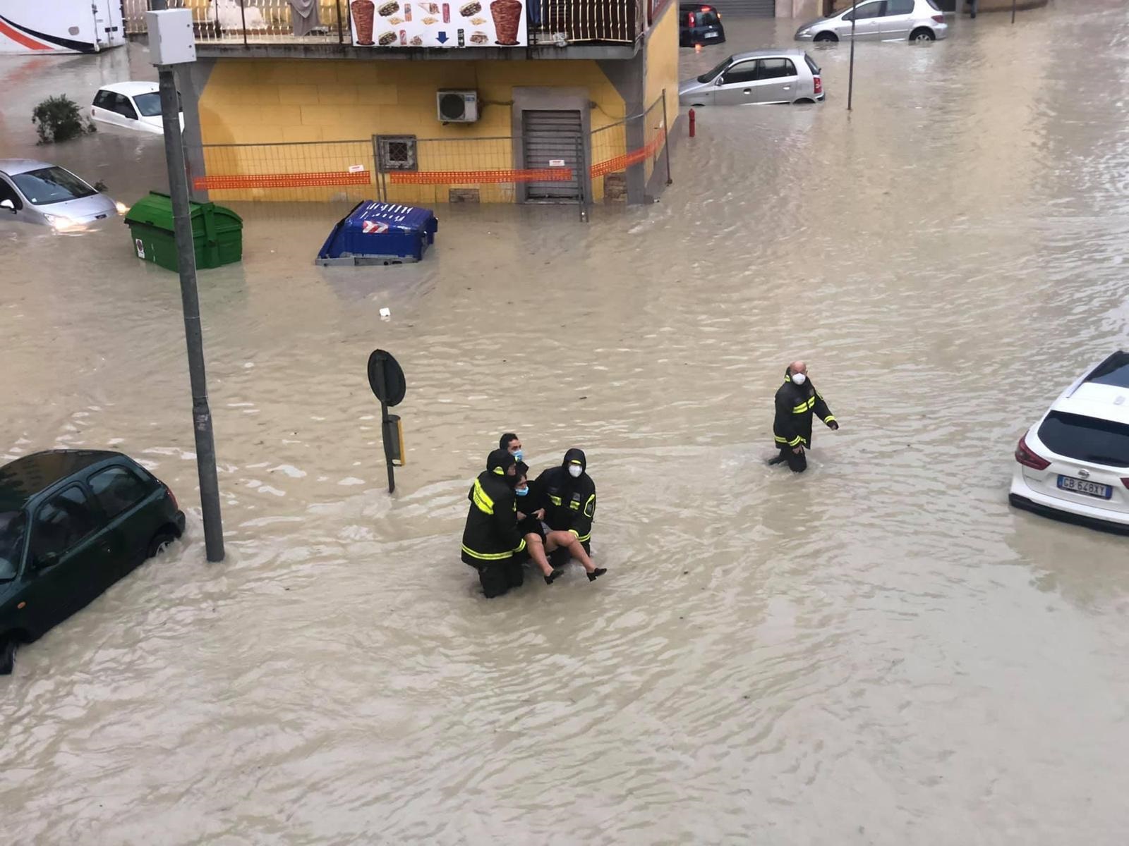 crotone video nubifragio