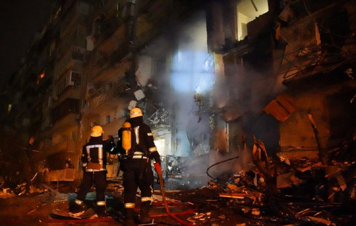 palazzo in fiamme a Kiev
