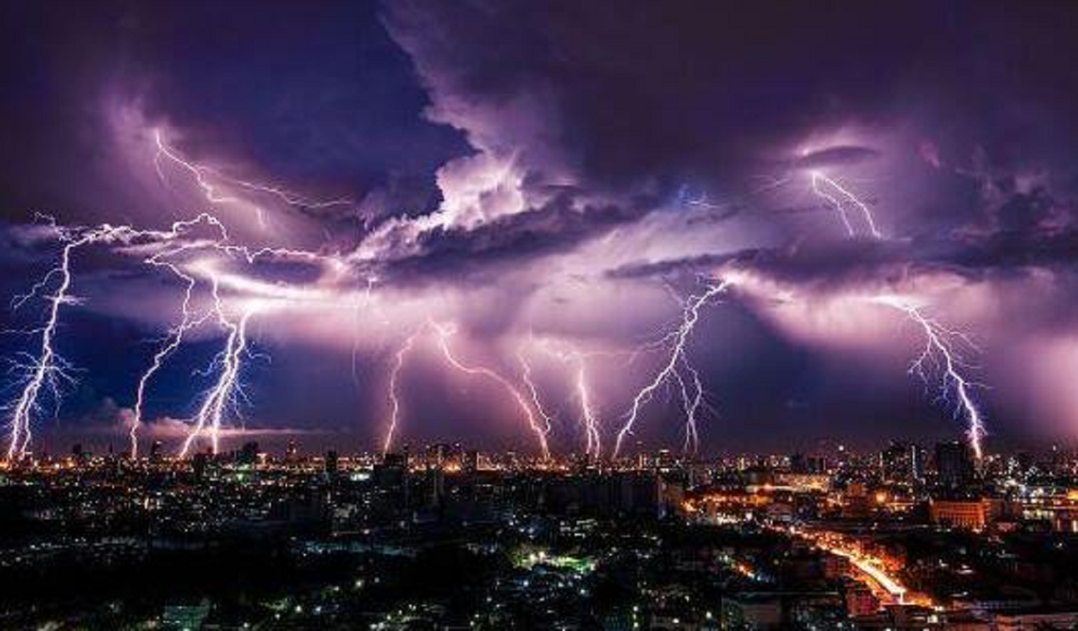 Tempesta di fulmini India