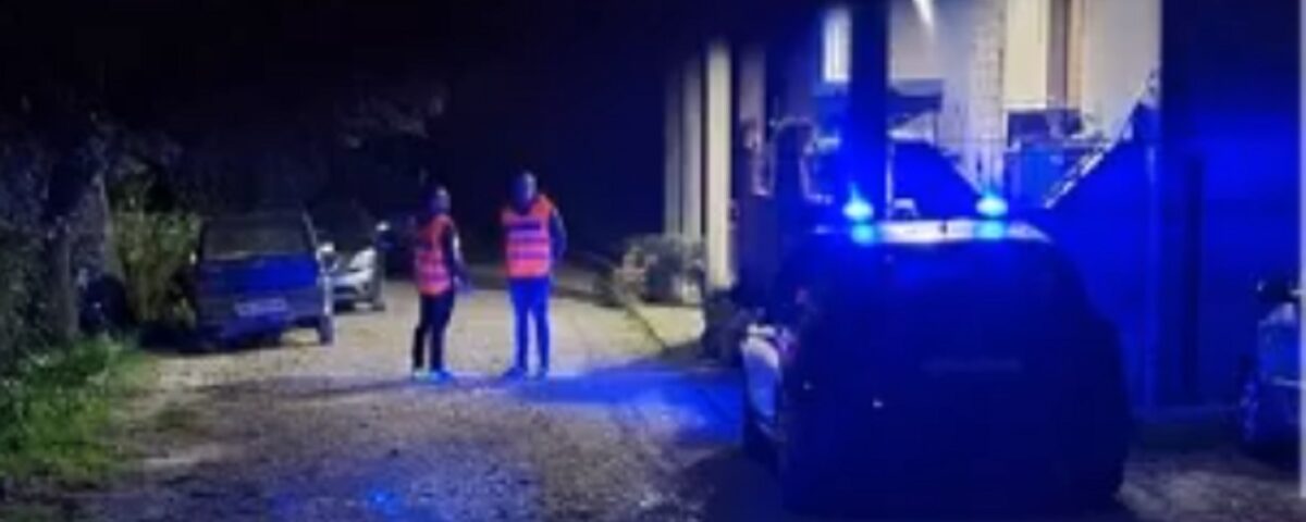 Uccide La Madre 85enne In Provincia Di Arezzo Chiama I Carabinieri E 