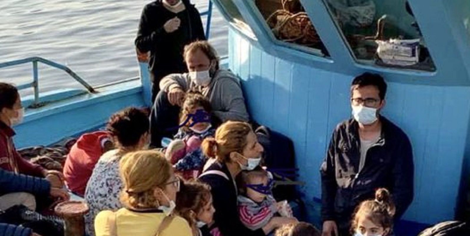 bambino morto barchino Lampedusa