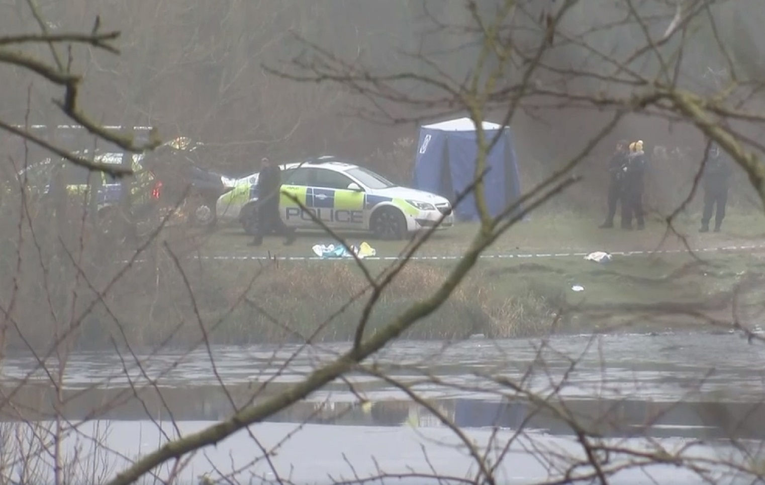 lago ghiacciato morti bimbi