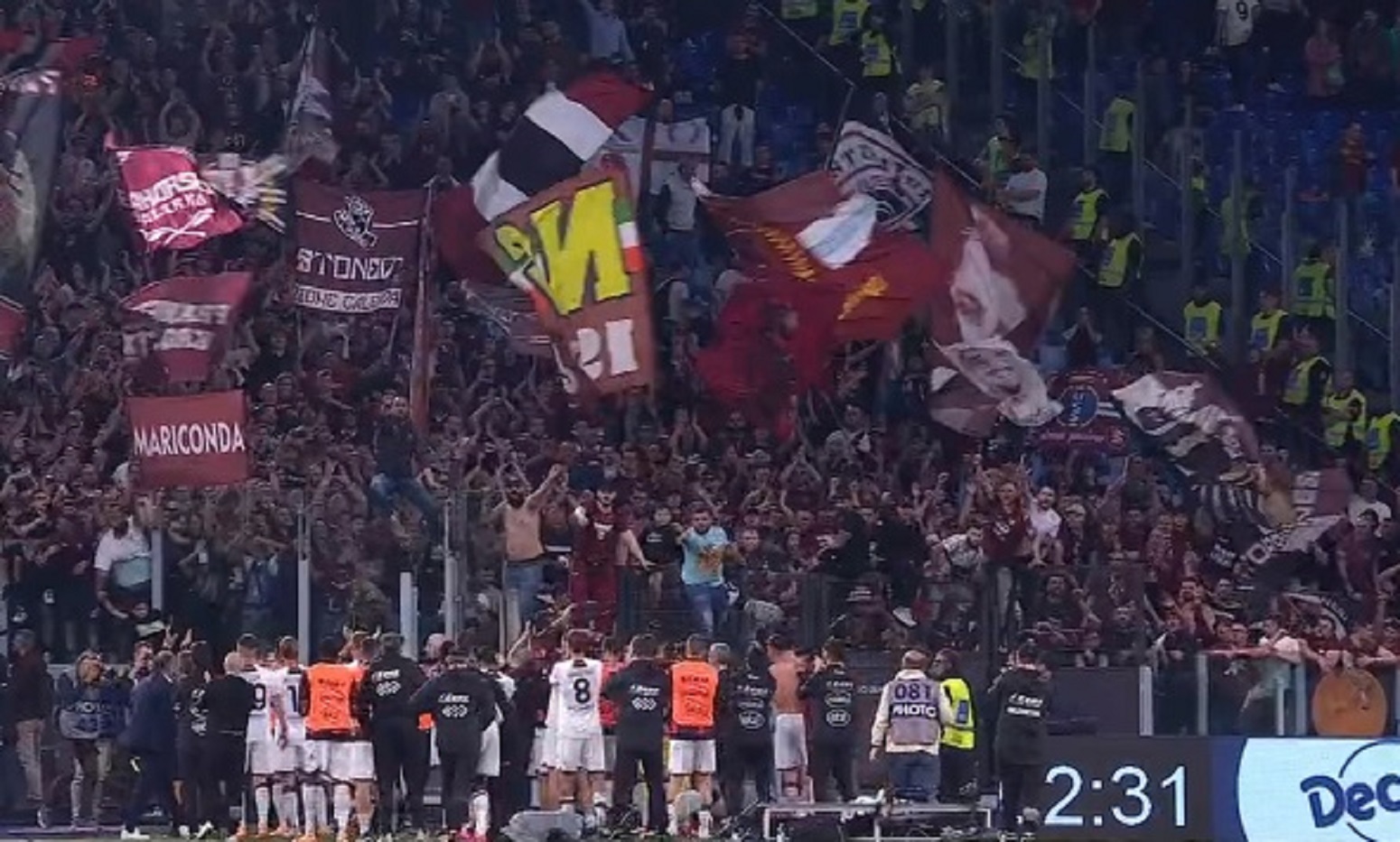 tifosi salernitana a roma con la squadra