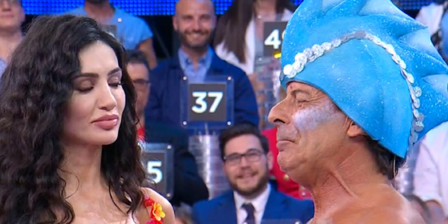 madre-natura-ciao-darwin-4-puntata-bis-per-la-modella-andreea-sasu-e