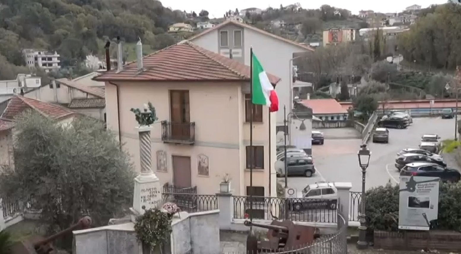 parroco in fuga con donna sposata oliveto