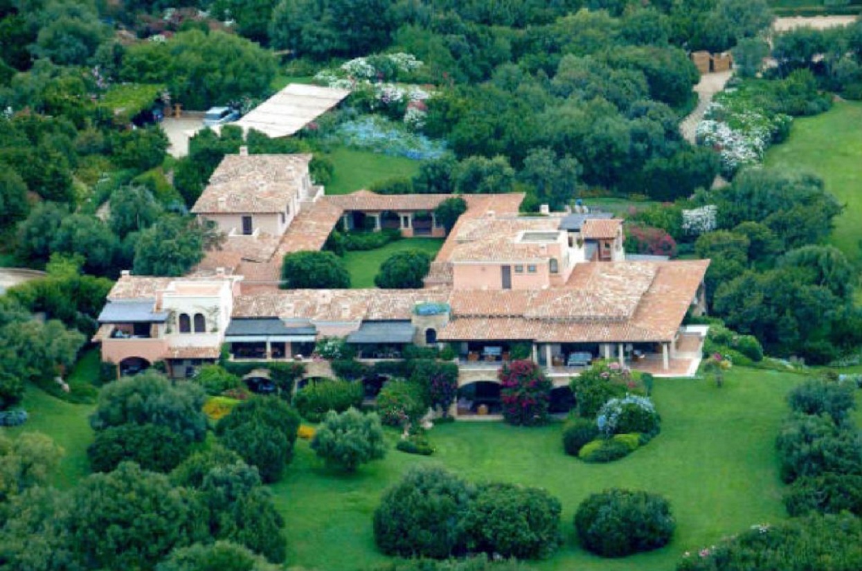 Villa Certosa in vendita