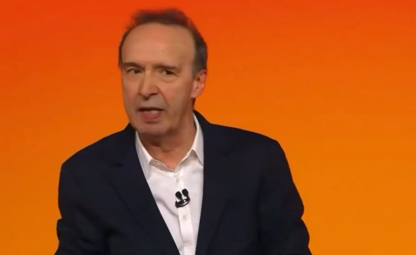 Roberto Benigni da Notizieaudaci.it Roberto Benigni celebra Europa e Ventotene ‘Attenti al nazionalismo’ ironia su Meloni e Musk