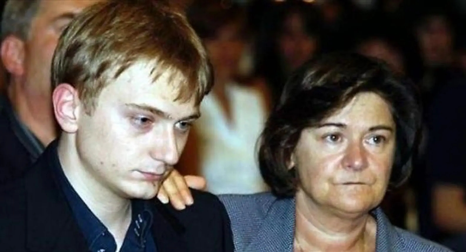 Alberto Stasi con la madre