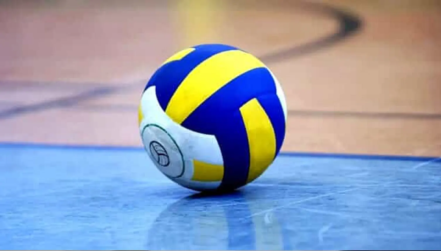 Massaggi e finti casting: ex allenatore di pallavolo arrestato a Barletta per abusi, lui nega Massaggi e finti casting: ex allenatore di pallavolo arrestato a Barletta per abusi, lui nega