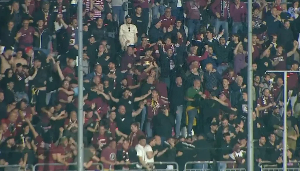 La gioia dei tifosi granata