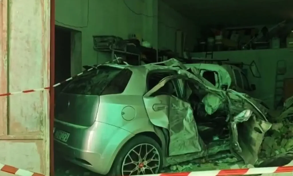 Tragedia a Partinico: due giovani perdono la vita in un terribile incidente stradale Tragedia a Partinico: due giovani perdono la vita in un terribile incidente stradale