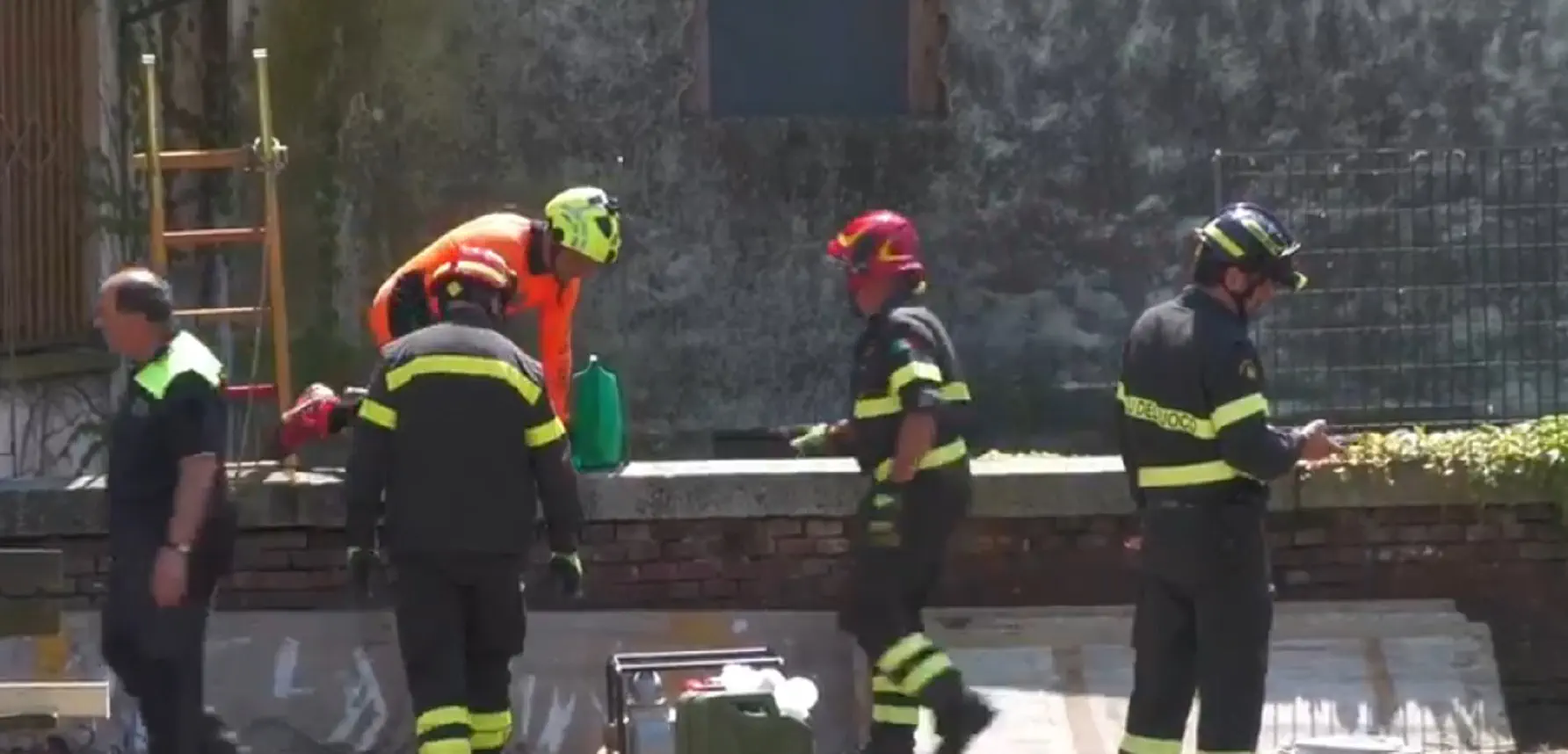 Chiara Poggi, si cerca l’attizzatoio nel canale: le indicazioni del supertestimone e le gemelle Cappa Chiara Poggi, si cerca l’attizzatoio nel canale: le indicazioni del supertestimone e le gemelle Cappa