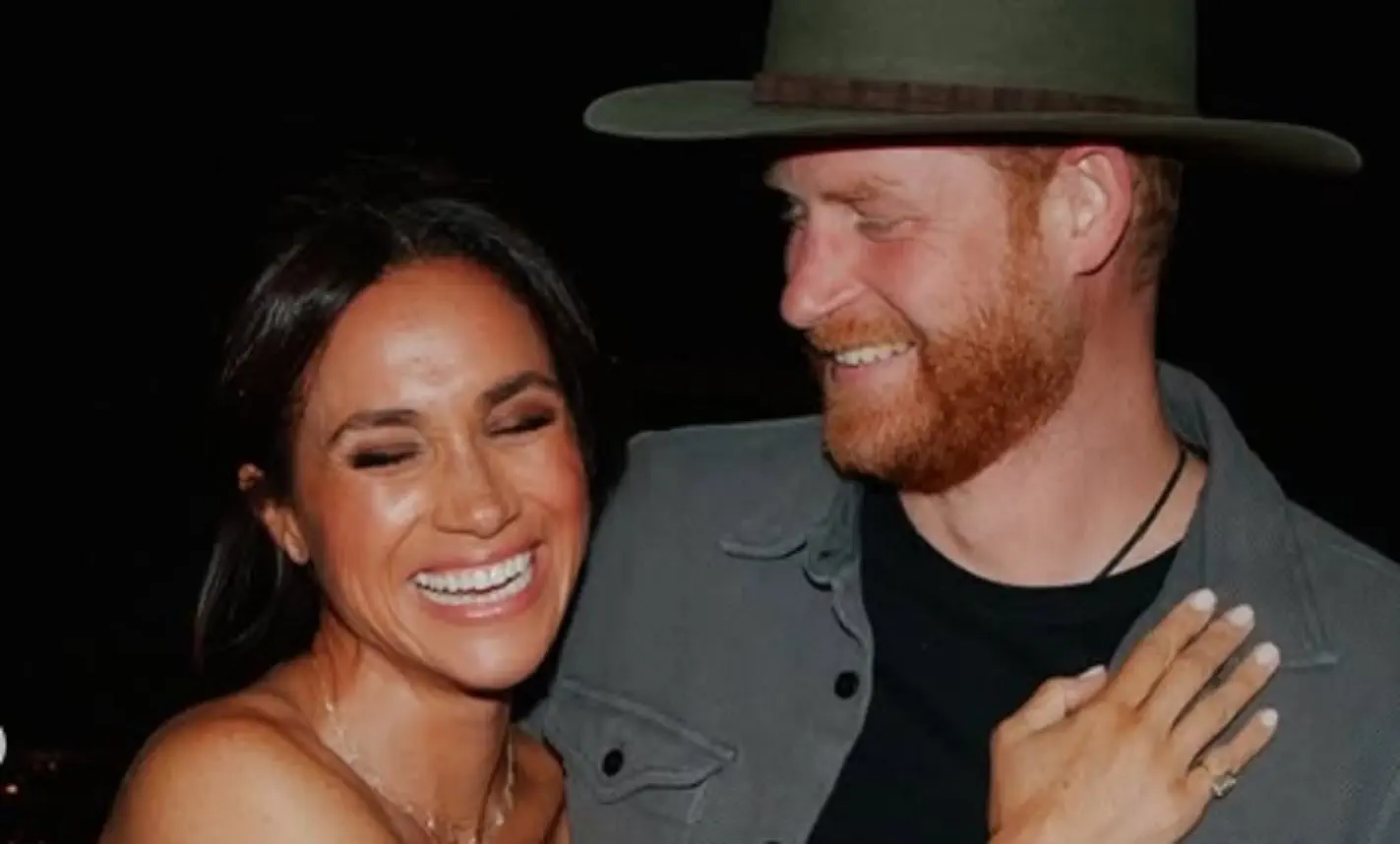 Meghan e Harry abbracciati e scatenati al concerto di Beyoncé dopo i rumors sulla crisi Meghan e Harry abbracciati e scatenati al concerto di Beyoncé dopo i rumors sulla crisi