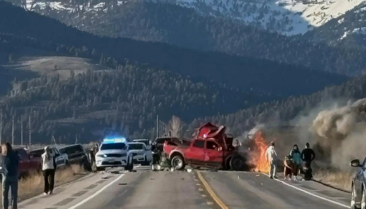 Tragedia vicino a Yellowstone: turisti morti in un incidente stradale, c’è un’italiana Tragedia vicino a Yellowstone: turisti morti in un incidente stradale, c’è un’italiana