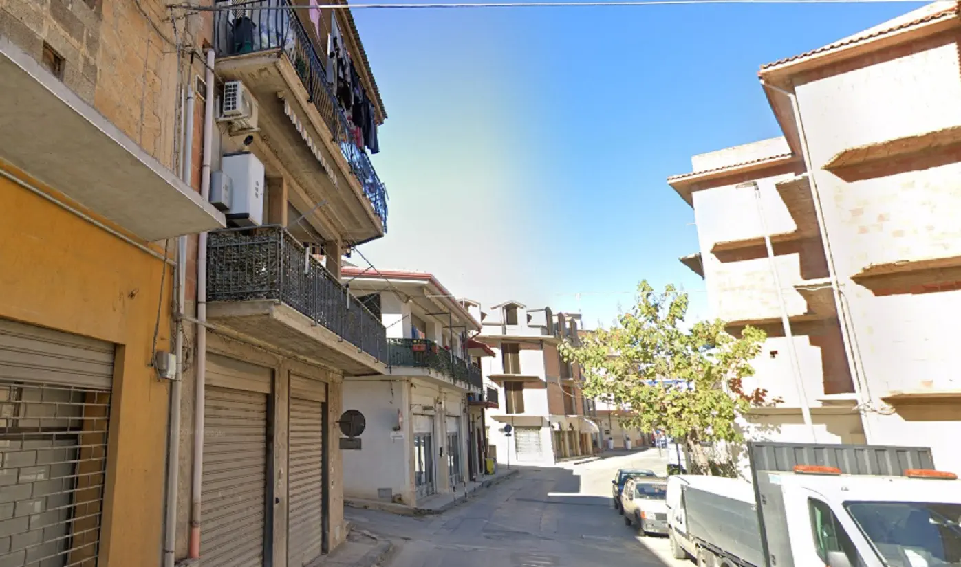 Barrafranca piange Gabriele, il 15enne muore in un tragico scontro con lo scooter Barrafranca piange Gabriele, il 15enne muore in un tragico scontro con lo scooter