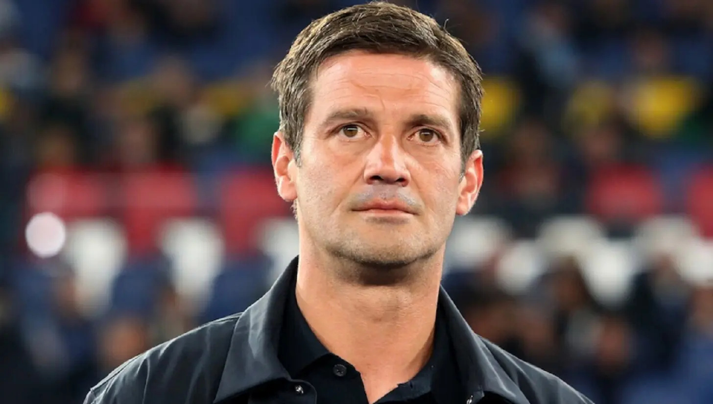 Chivu nuovo allenatore dell’Inter, la rabbia dei tifosi sui social: ‘Il nuovo Stramaccioni’ Chivu nuovo allenatore dell’Inter, la rabbia dei tifosi sui social: ‘Il nuovo Stramaccioni’