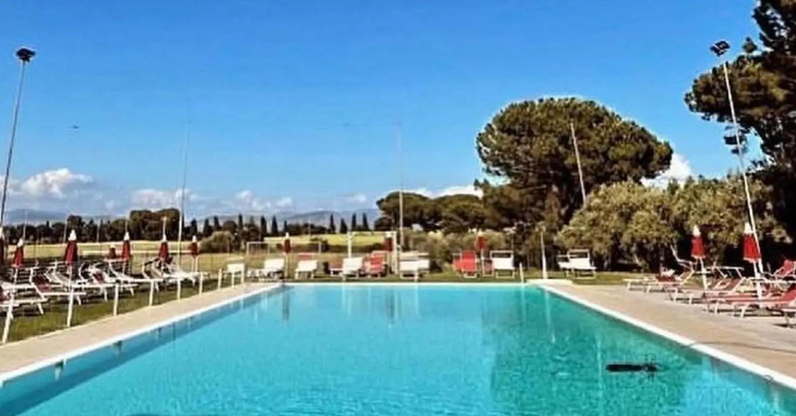 Roma, 5 bimbi intossicati dal cloro in piscina: Mattia è in terapia intensiva, il racconto del papà Roma, 5 bimbi intossicati dal cloro in piscina: Mattia è in terapia intensiva, il racconto del papà
