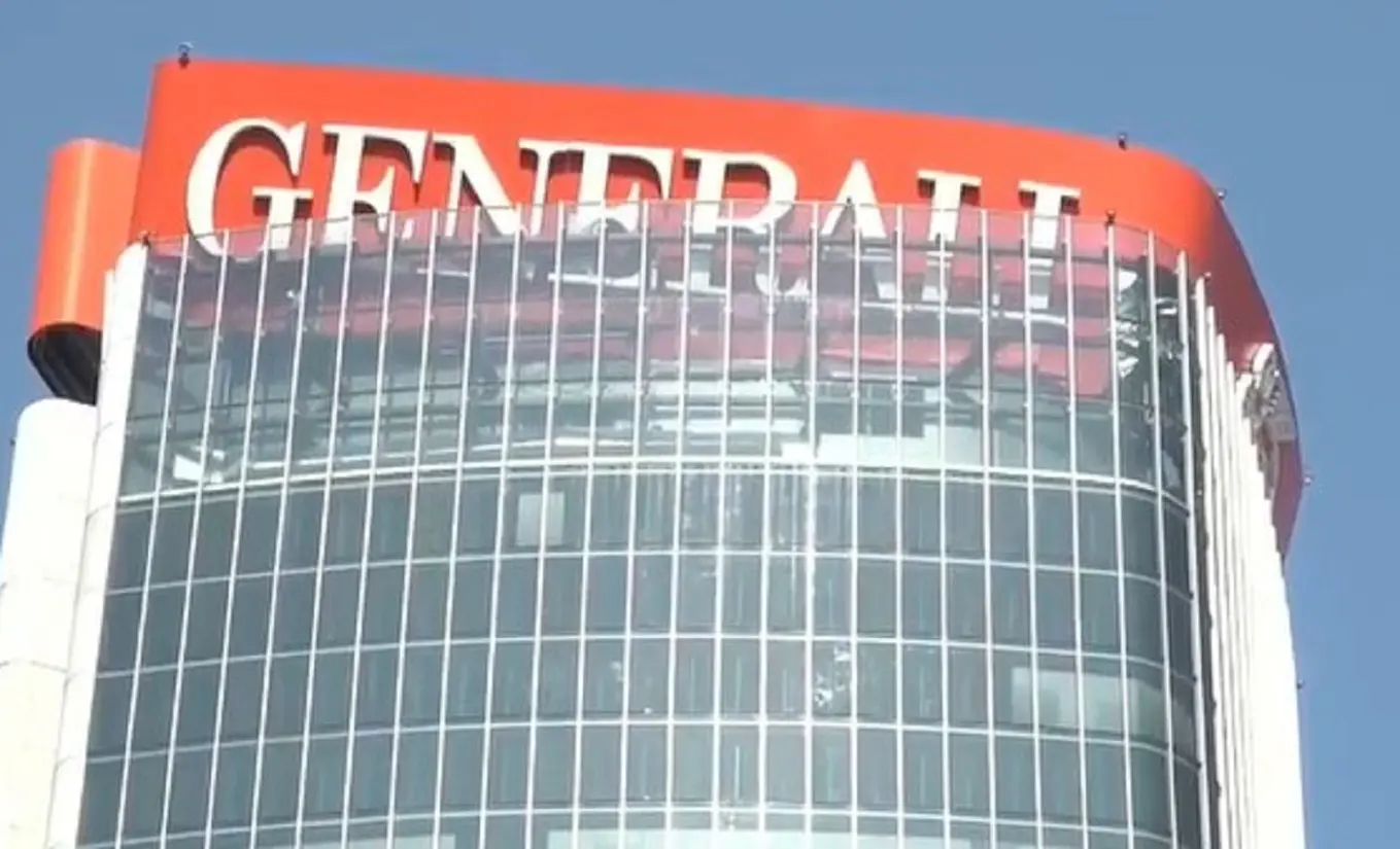 milano cede l8217insegna della torre hadid a citylife grattacielo inagibile piazza inagibile a lungo