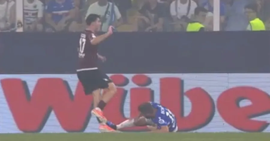 L'espulsione di Borini per fallo su Lochosvili