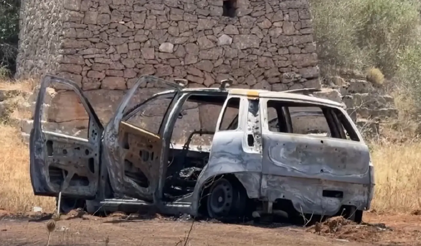 Lecce, Antonio Murrone trovato carbonizzato in un’auto in campagna: tragedia a Trepuzzi Lecce, Antonio Murrone trovato carbonizzato in un’auto in campagna: tragedia a Trepuzzi