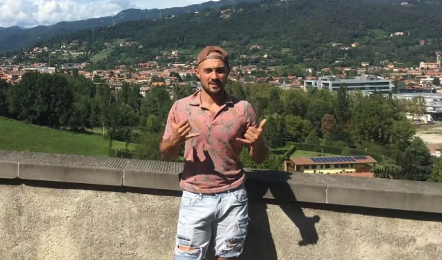 Andrea Russo, una vita fragile dietro il dramma di Orio: chi era l’uomo morto sulla pista dell’aeroporto Andrea Russo, una vita fragile dietro il dramma di Orio: chi era l’uomo morto sulla pista dell’aeroporto