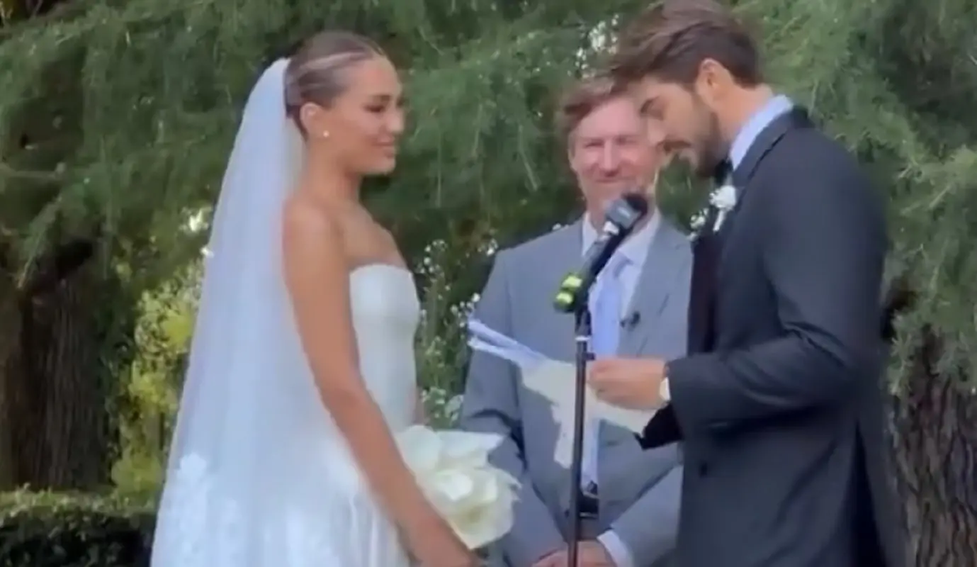 Angela Caloisi e Paolo Crivellin sposi a Firenze: dalle difficoltà iniziali al sì romantico dopo 7 anni d’amore Angela Caloisi e Paolo Crivellin sposi a Firenze: dalle difficoltà iniziali al sì romantico dopo 7 anni d’amore