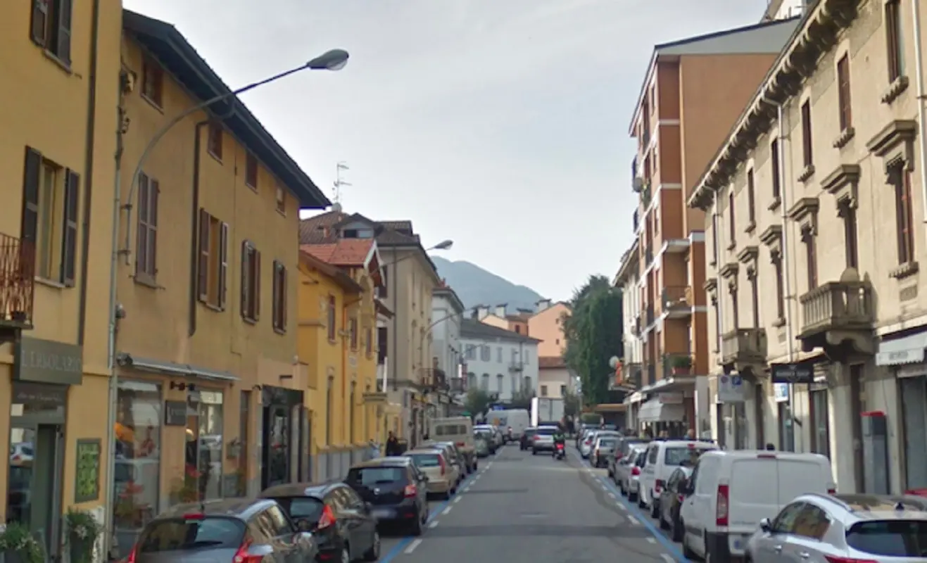 Omicidio a Luino, figlio adottivo accoltella e uccide il padre 57enne: cosa è successo davvero Omicidio a Luino, figlio adottivo accoltella e uccide il padre 57enne: cosa è successo davvero
