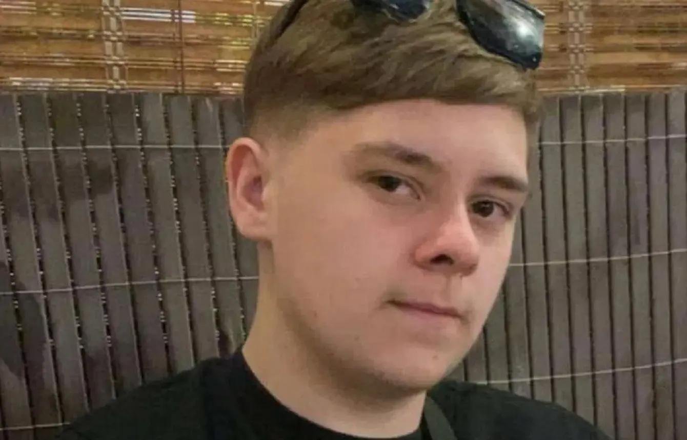 Harvey ucciso a scuola da un 15enne dopo lite su Snapchat: ‘Mamma non si prende cura di me’ Harvey ucciso a scuola da un 15enne dopo lite su Snapchat: ‘Mamma non si prende cura di me’
