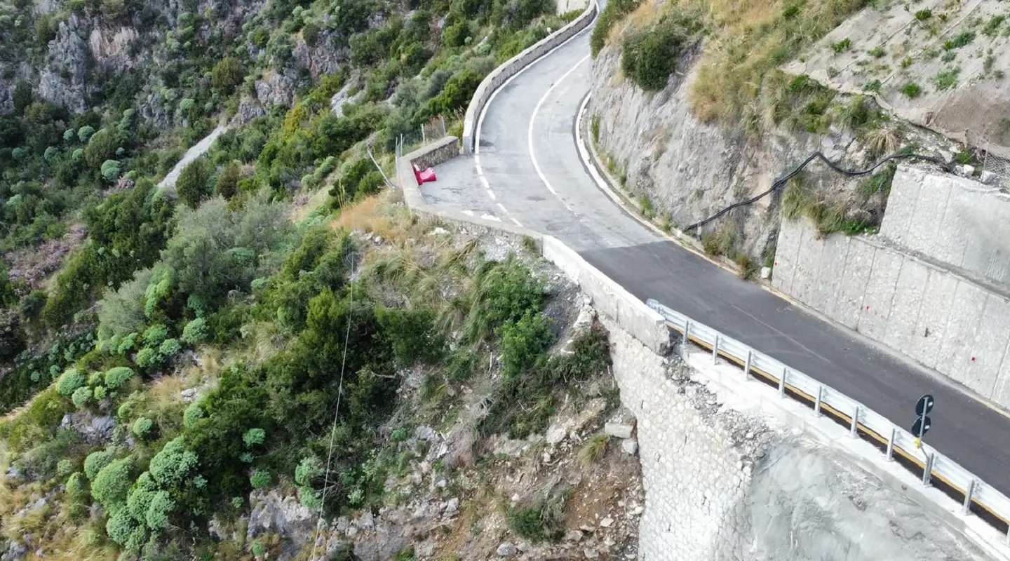 Il 19enne è stato trovato carbonizzato in un dirupo sulla strada statale 18