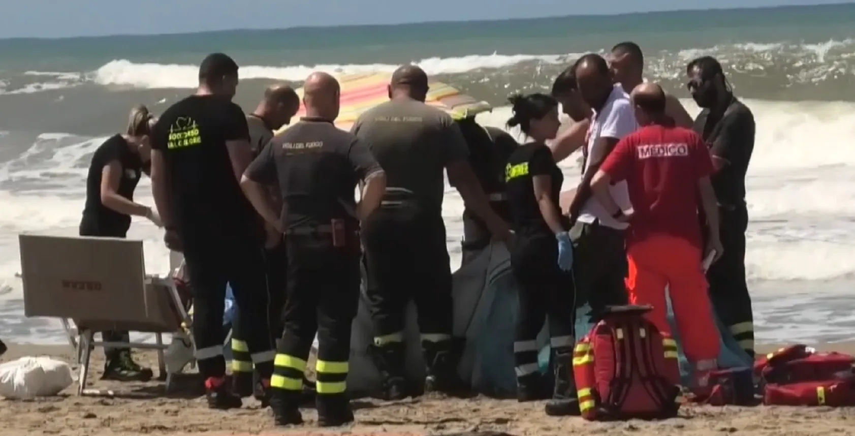 Tragedia in mare a Capaccio: 57enne muore annegato davanti a moglie e figlio nonostante la bandiera rossa
