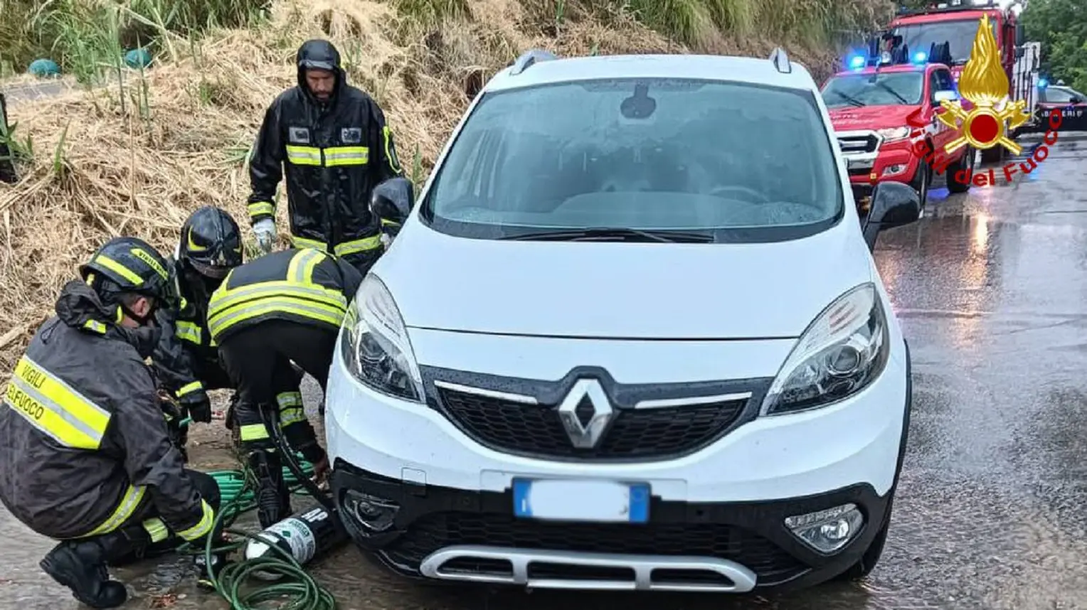 Travolta durante il temporale: tragedia ad Acquaviva Picena, muore una 16enne in vacanza col papà Travolta durante il temporale: tragedia ad Acquaviva Picena, muore una 16enne in vacanza col papà