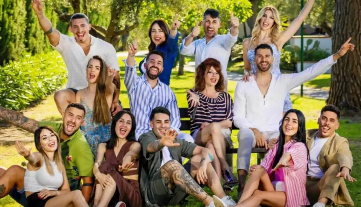 Temptation Island si infiamma: triangoli, tradimenti, proposta di nozze e un sì inaspettato