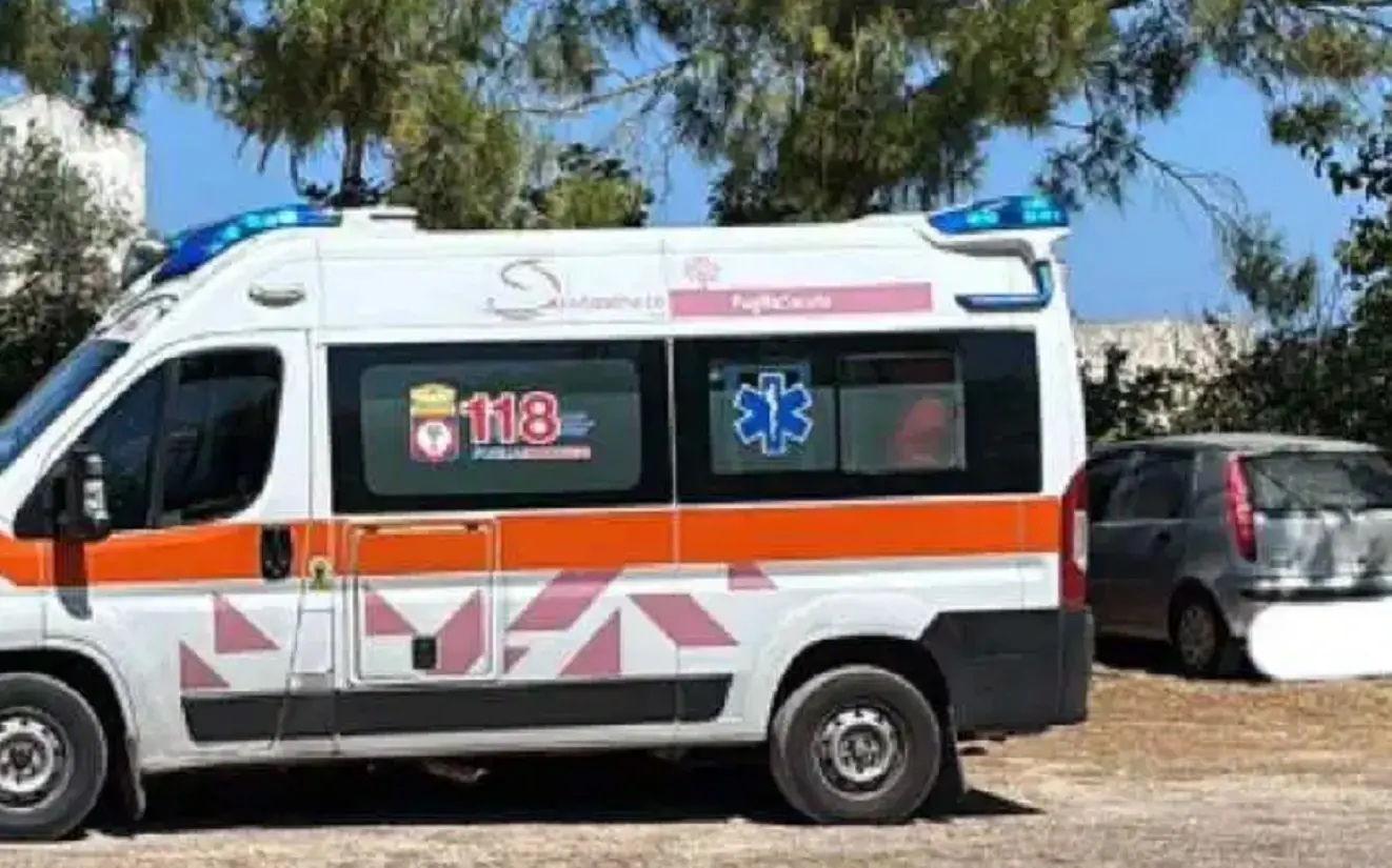 Otranto, muore in auto sotto il sole con la figlia di 3 anni: tragedia causata dal caldo estremo Otranto, muore in auto sotto il sole con la figlia di 3 anni: tragedia causata dal caldo estremo