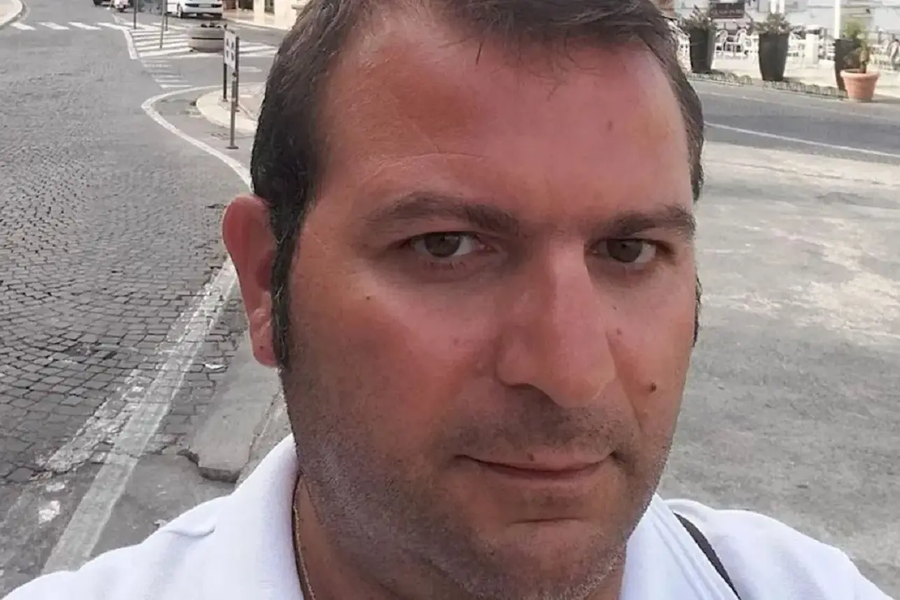 Choc a Praia a Mare, Andrea De Lorenzo perde la vita a 46 anni: il fratello del sindaco vittima di un incidente Choc a Praia a Mare, Andrea De Lorenzo perde la vita a 46 anni: il fratello del sindaco vittima di un incidente