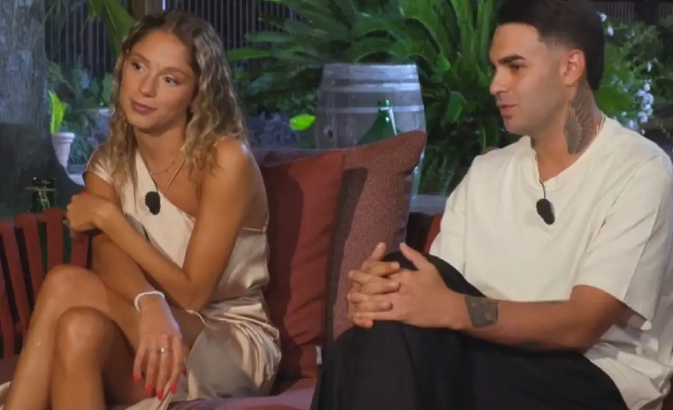 Temptation Island, è già finita tra Valerio e Ary? Lei avvistata mano nella mano con un altro