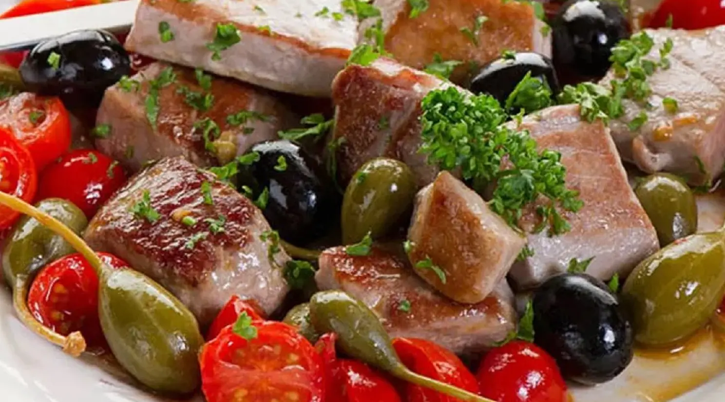 Formia, intossicazione alimentare al lido: dieci turisti napoletani ricoverati dopo un’insalata di tonno
