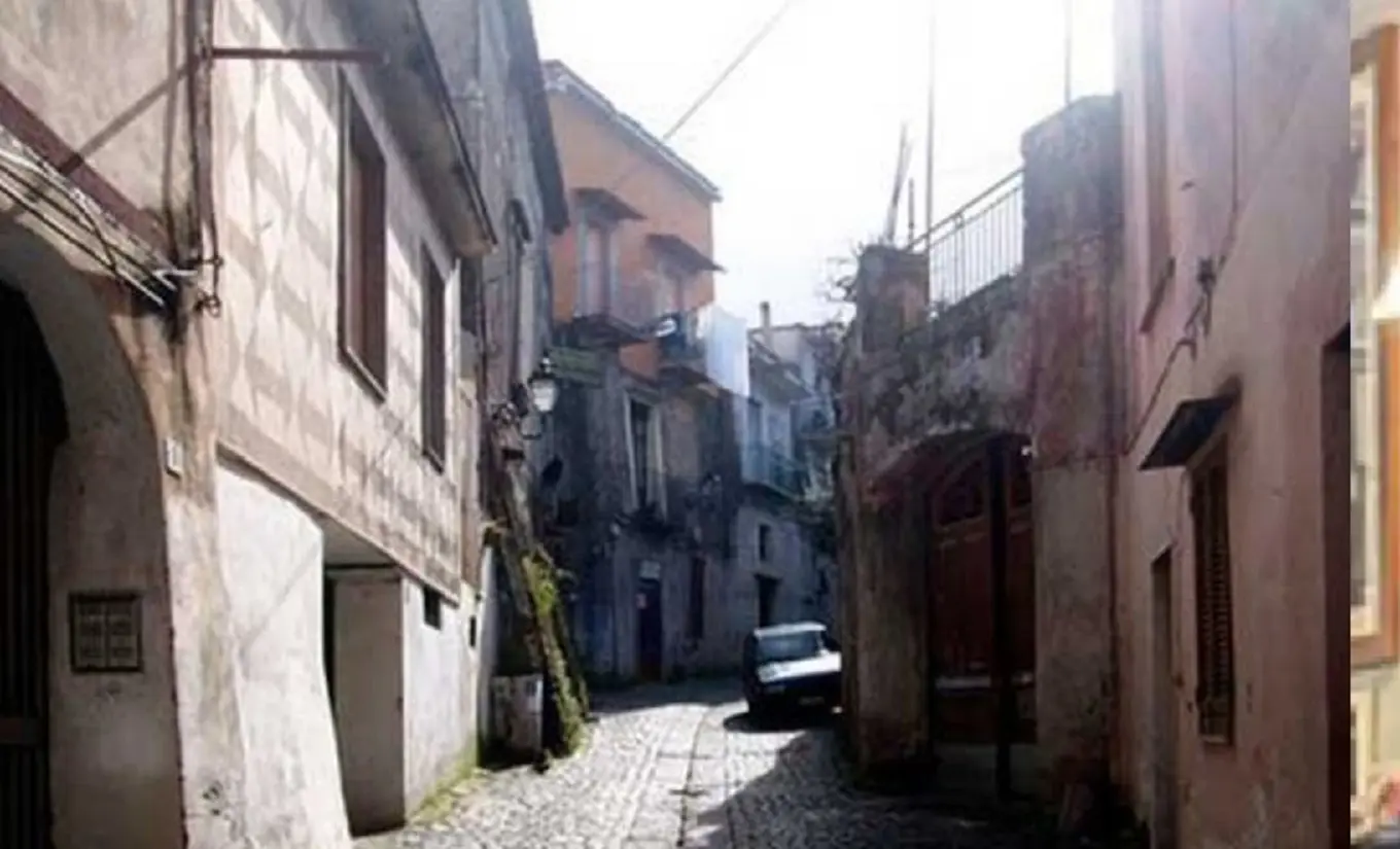 somma vesuviana finge una rapina dopo aver colpito la moglie con una mazzuola arrestato