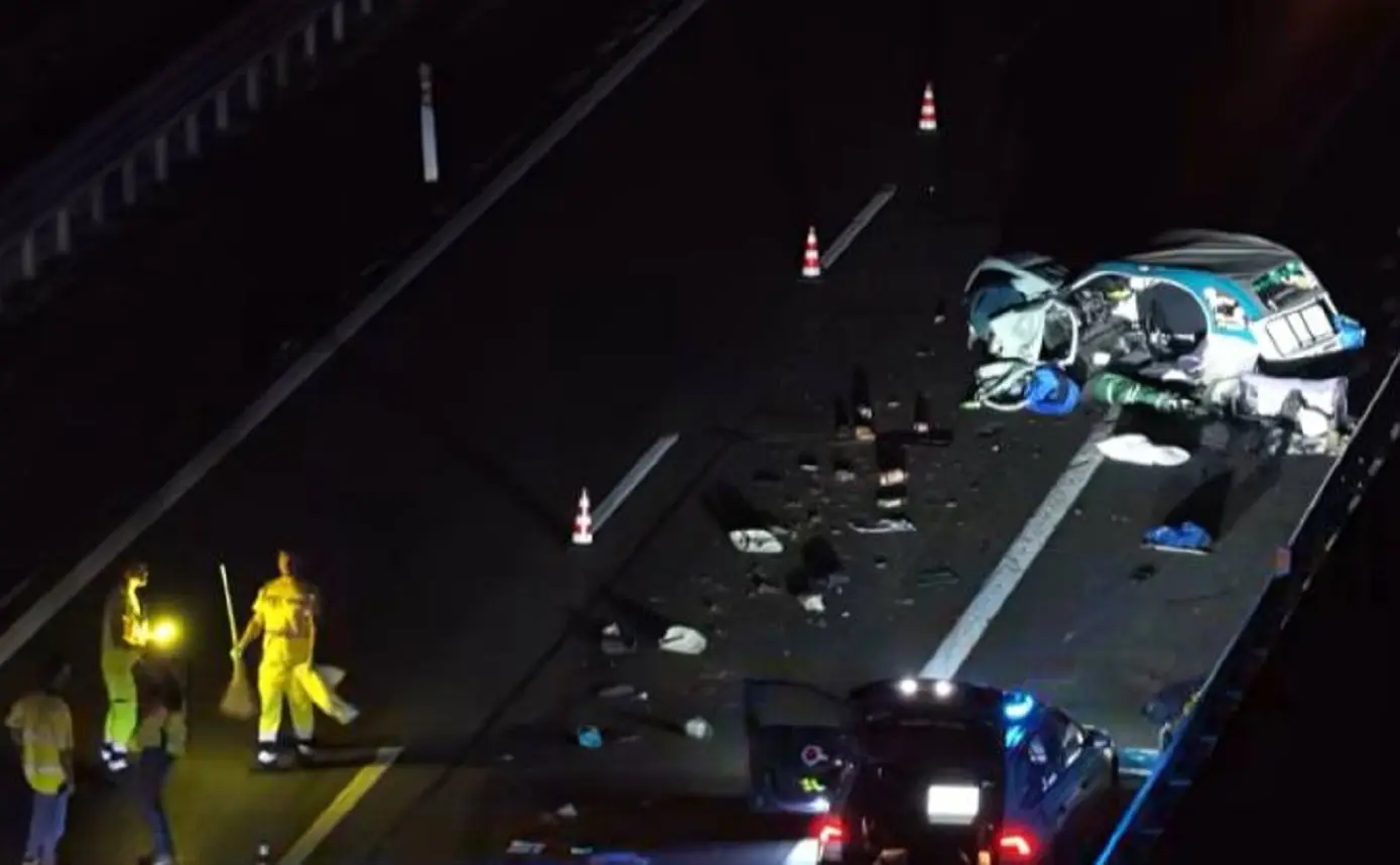 tragedia sull8217a21 muore giuseppe criscenzo ferita la figlia 12enne la moglie e altri 2 uomini