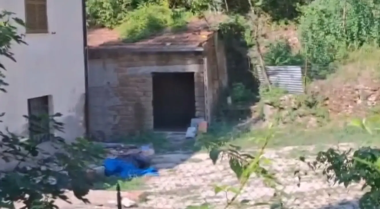 Il cadavere di Enza Delli Gatti trovato sepolto a mezzo metro di profondità nell'abitazione di Arrone