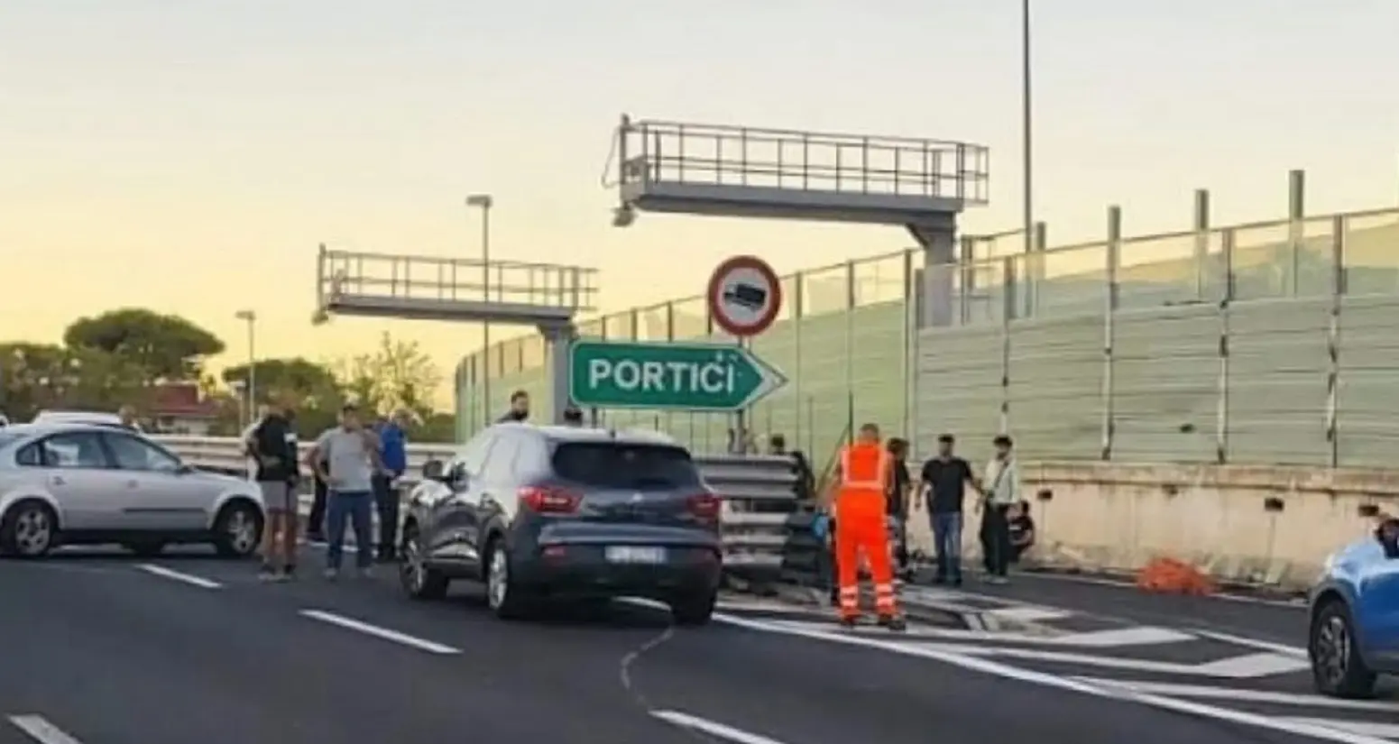 Incidente mortale a Portici, due giovani perdono la vita