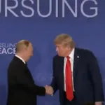 Putin esalta Trump: ‘Con lui non ci sarebbe stata la guerra con l’Ucraina’, ma sulla pace si cerca ancora l’intesa