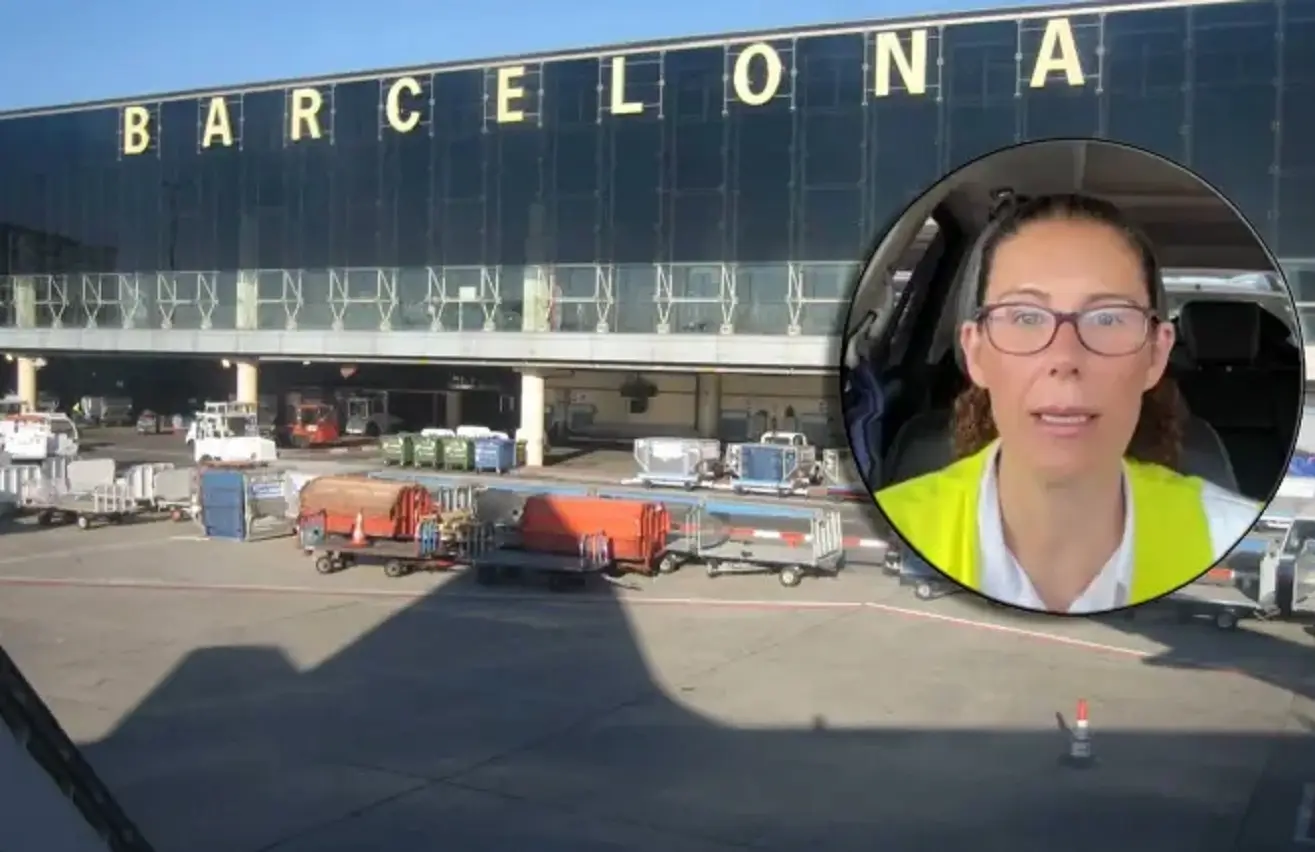 Barcellona, lasciano il figlio di 10 anni al terminal e salgono sull’aereo: ‘Il passaporto era scaduto’ Barcellona, lasciano il figlio di 10 anni al terminal e salgono sull’aereo: ‘Il passaporto era scaduto’