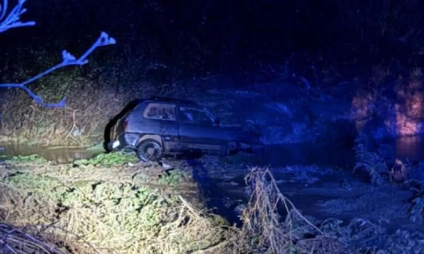 Leonforte, tragedia nel torrente Crisa: due salvati, un disperso dopo la bomba d’acqua