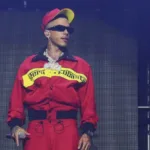 ‘Siete dei babbi, non sapete divertirvi’: Sfera Ebbasta interrompe il concerto dopo una rissa (VIDEO)