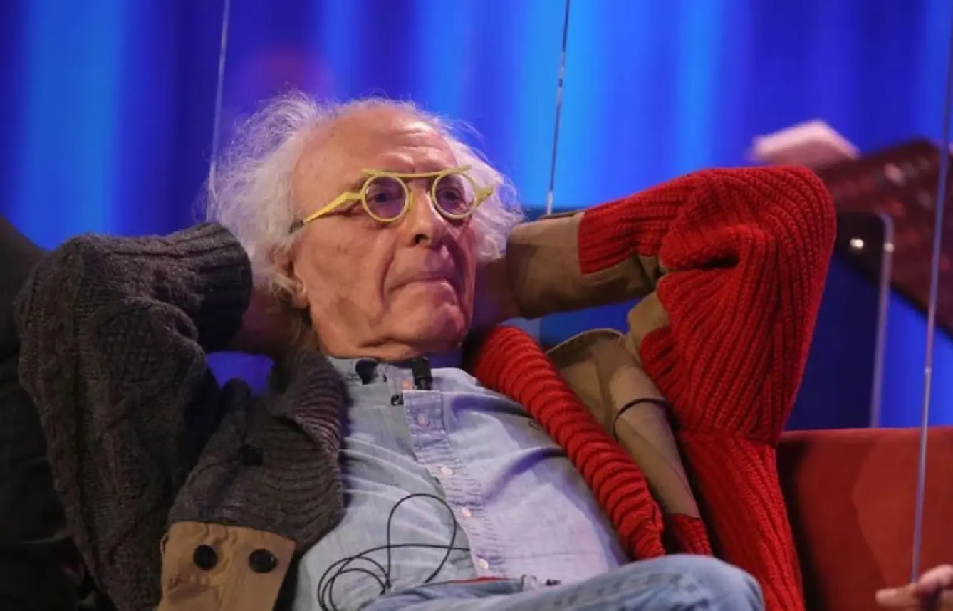 Giampiero Mughini costretto a vendere i libri: ‘Non ho più soldi’, perché non lo chiamano più in tv